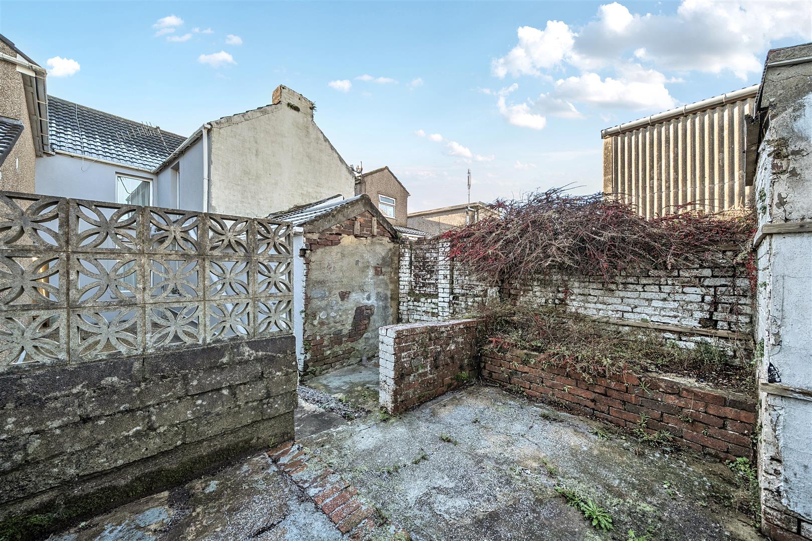 Carmarthen Road, Gendros, Swansea, SA5 8JH